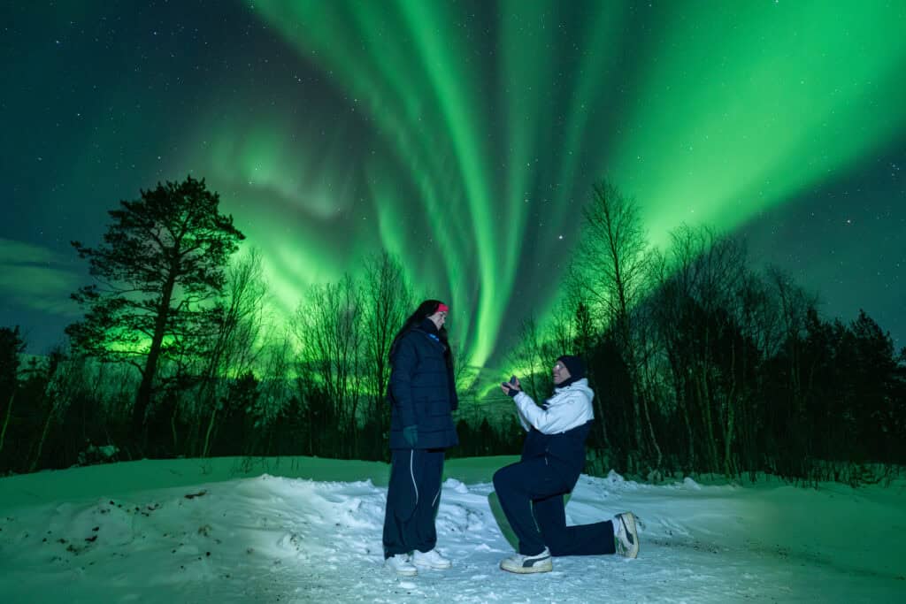 Proposal under the northern lights